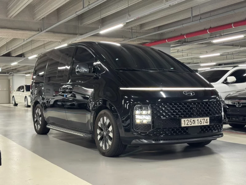 Hyundai Staria