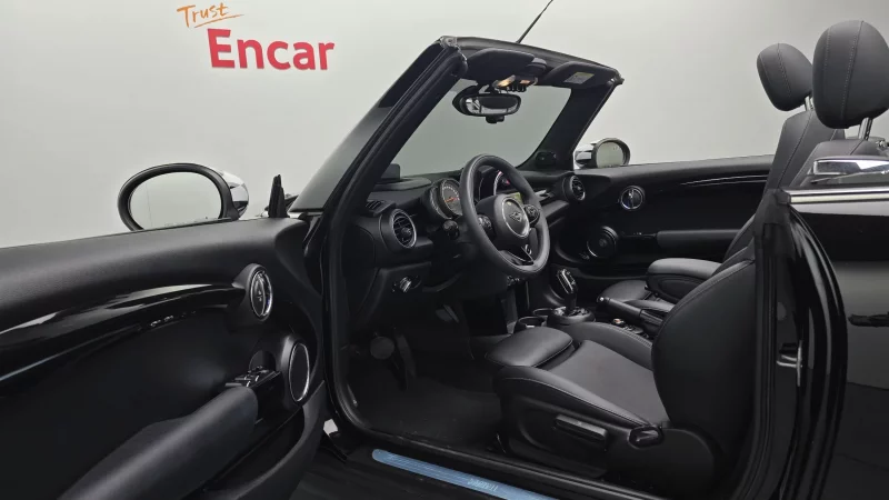 MINI Cooper Convertible