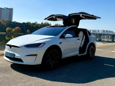 Tesla MODEL X
