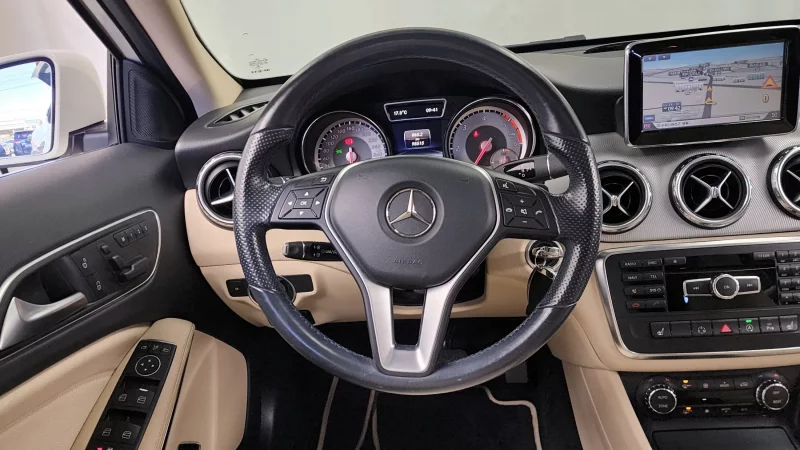 Mercedes-Benz GLA-Class