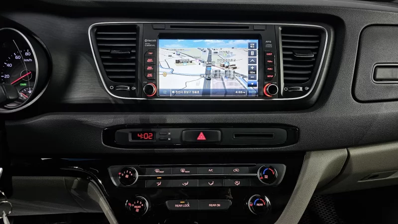 Kia Carnival