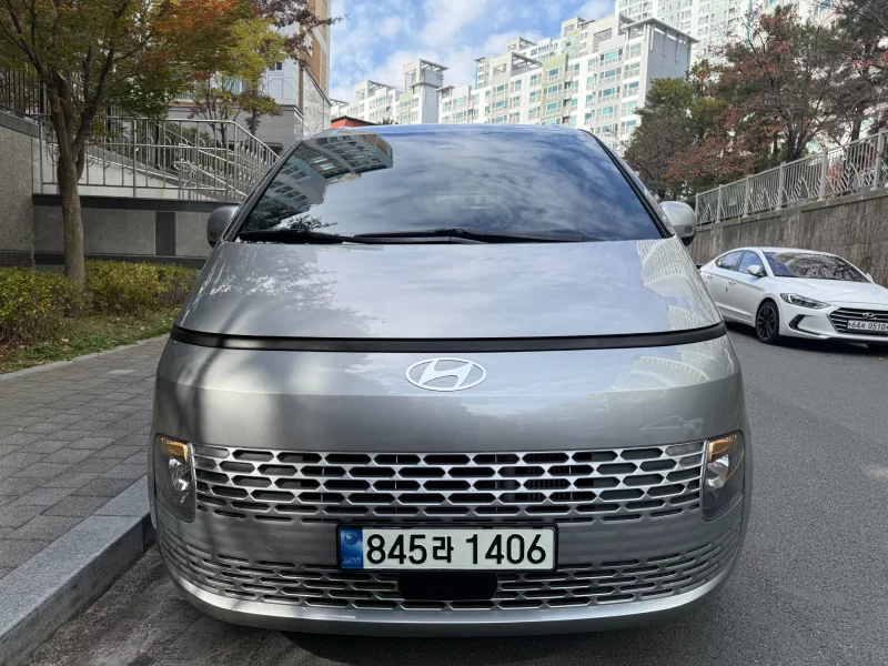 Hyundai Staria