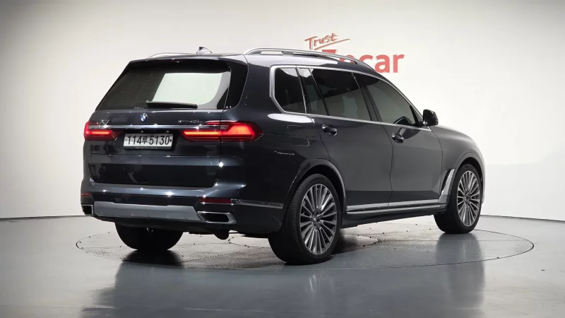 BMW X7