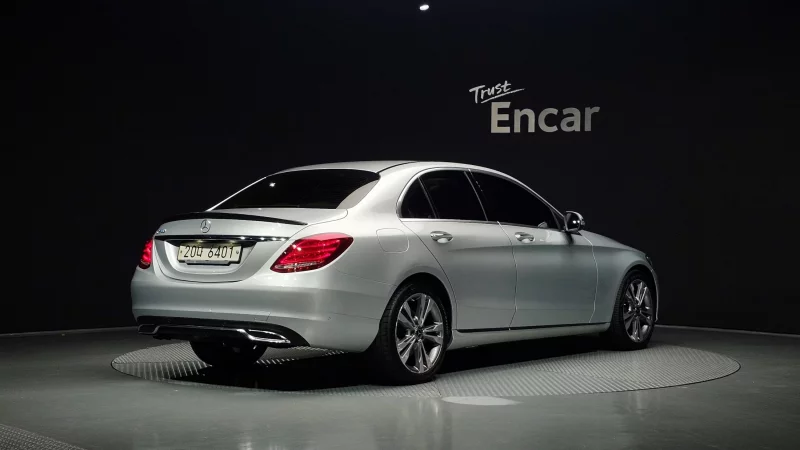 Mercedes-Benz C-Class