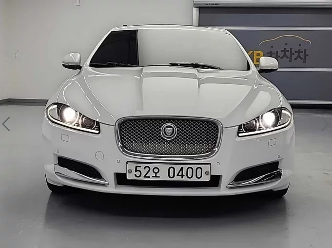 Jaguar XF