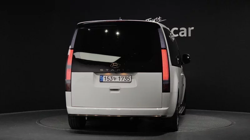 Hyundai Staria