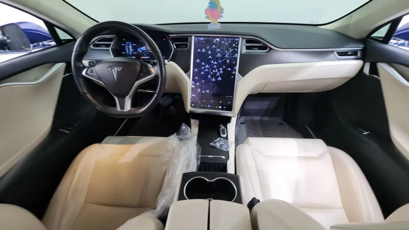 Tesla MODEL S