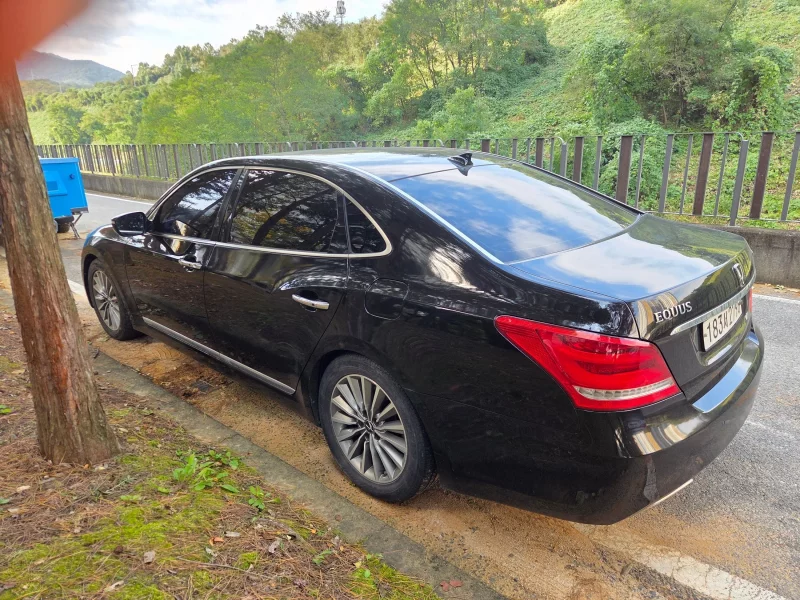 Hyundai Equus