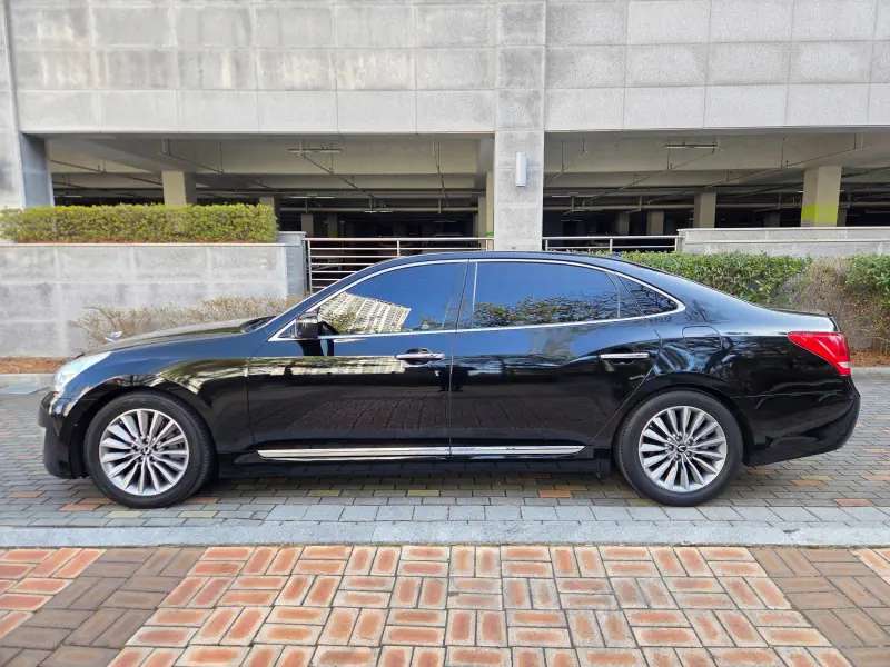 Hyundai Equus