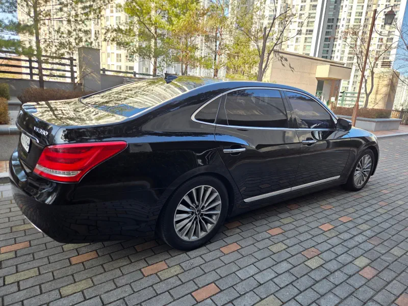 Hyundai Equus