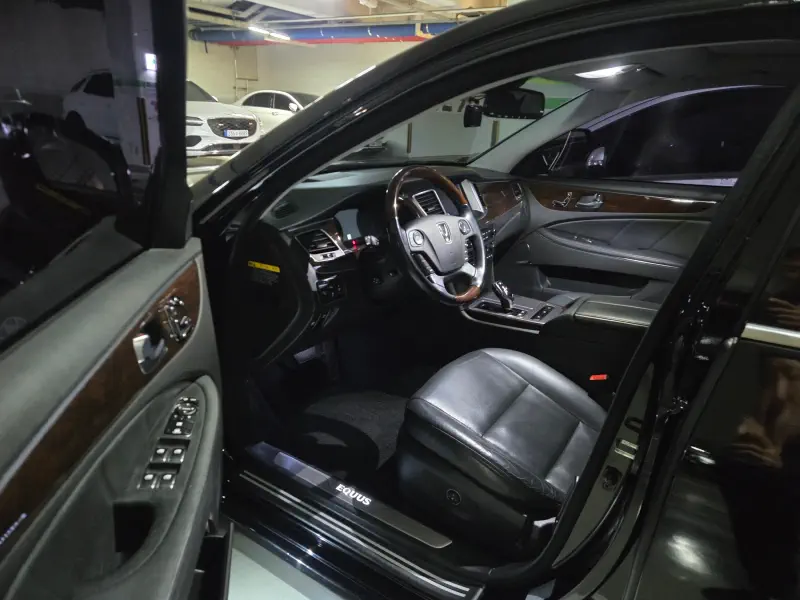 Hyundai Equus