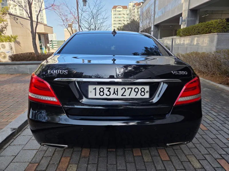 Hyundai Equus