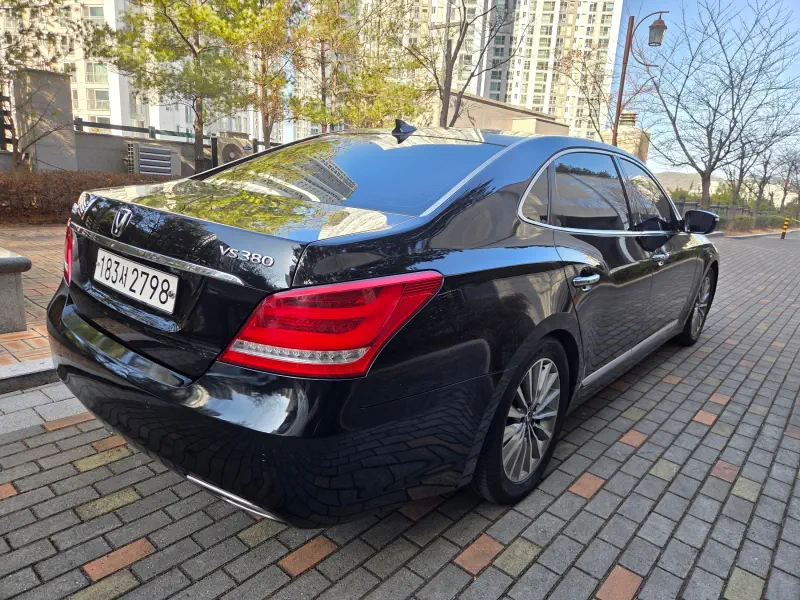 Hyundai Equus