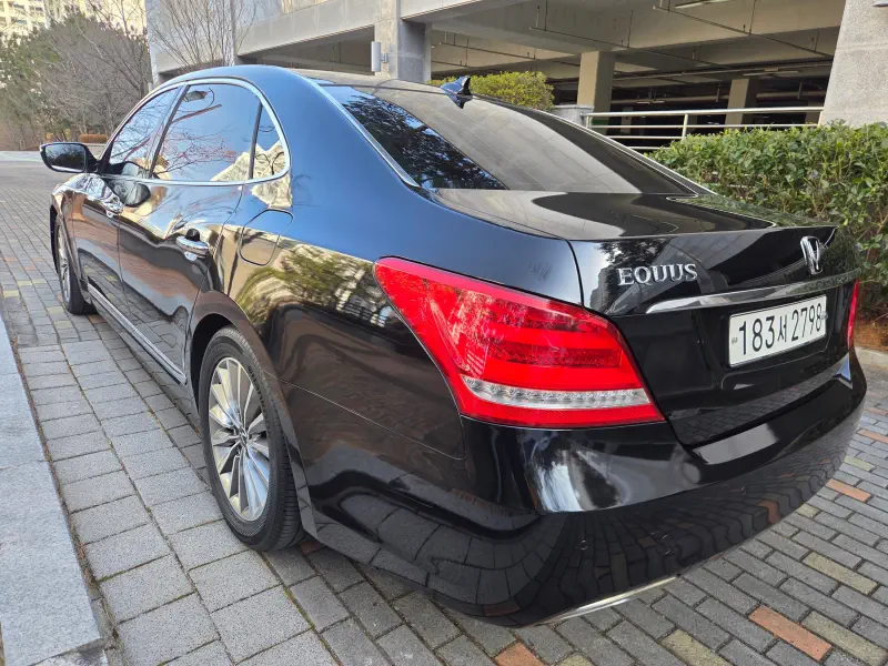 Hyundai Equus