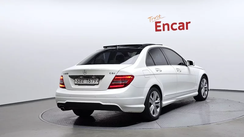 Mercedes-Benz C-Class