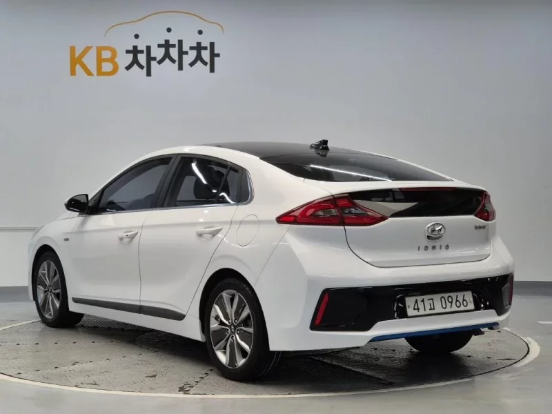 Hyundai Ioniq