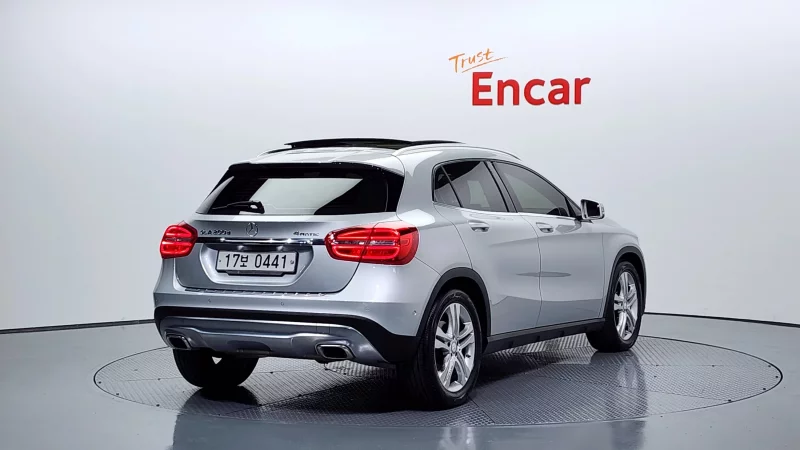 Mercedes-Benz GLA-Class