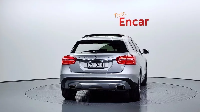 Mercedes-Benz GLA-Class