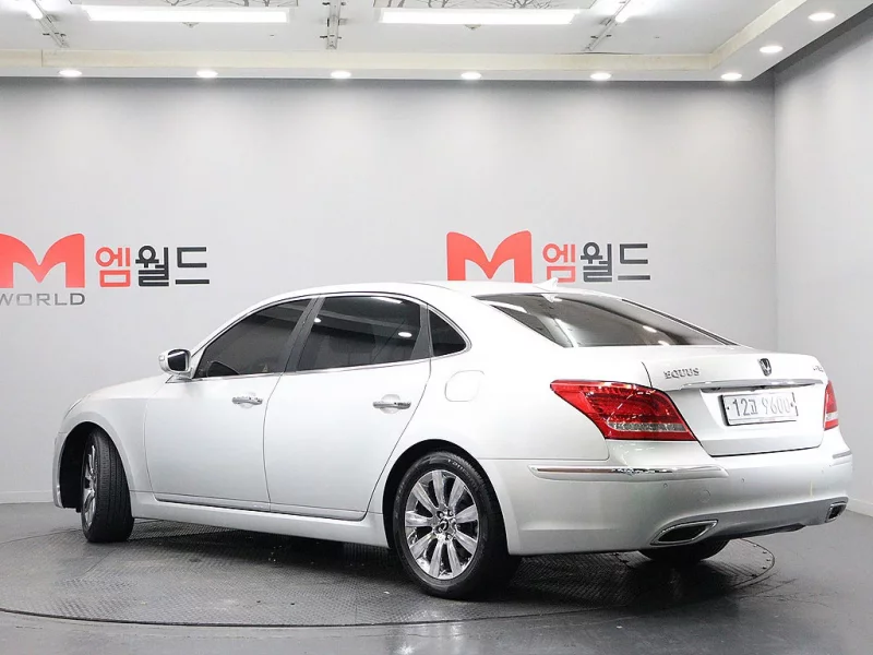Hyundai Equus