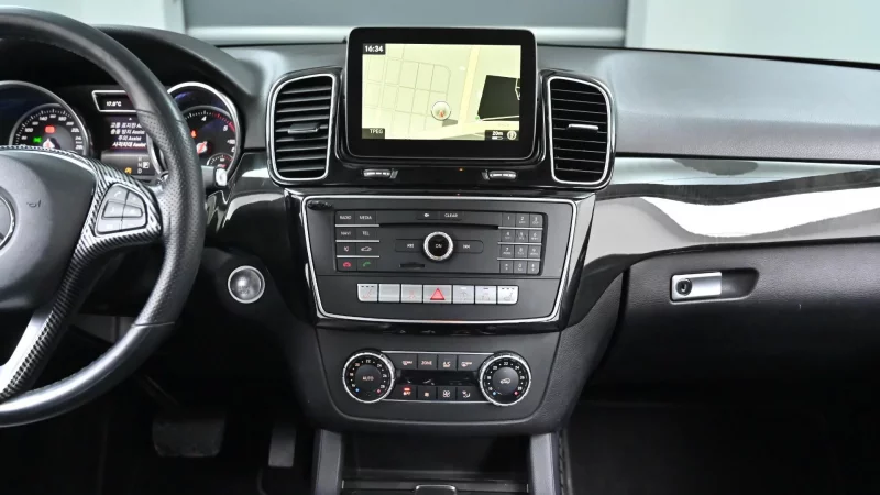 Mercedes-Benz GLE-Class