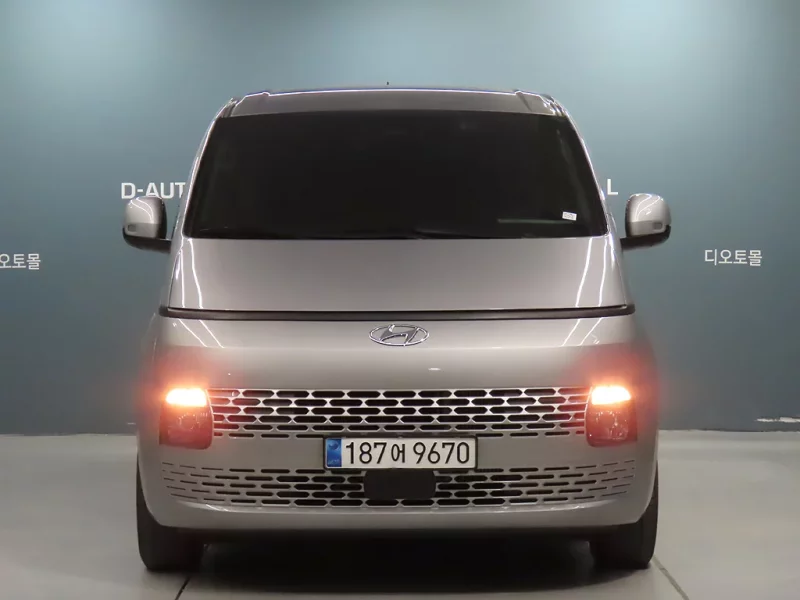 Hyundai Staria
