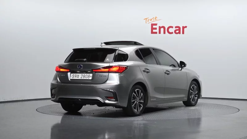 Lexus CT200h