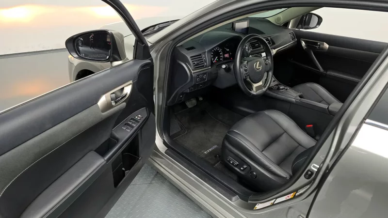 Lexus CT200h