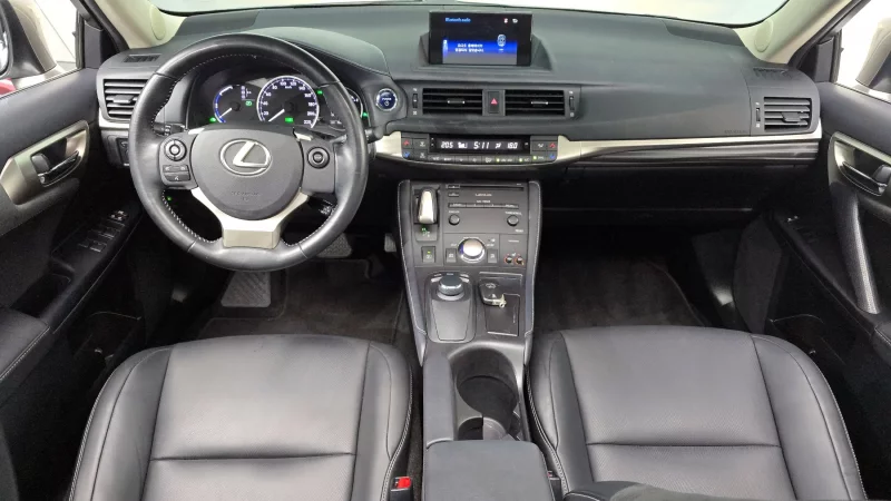 Lexus CT200h