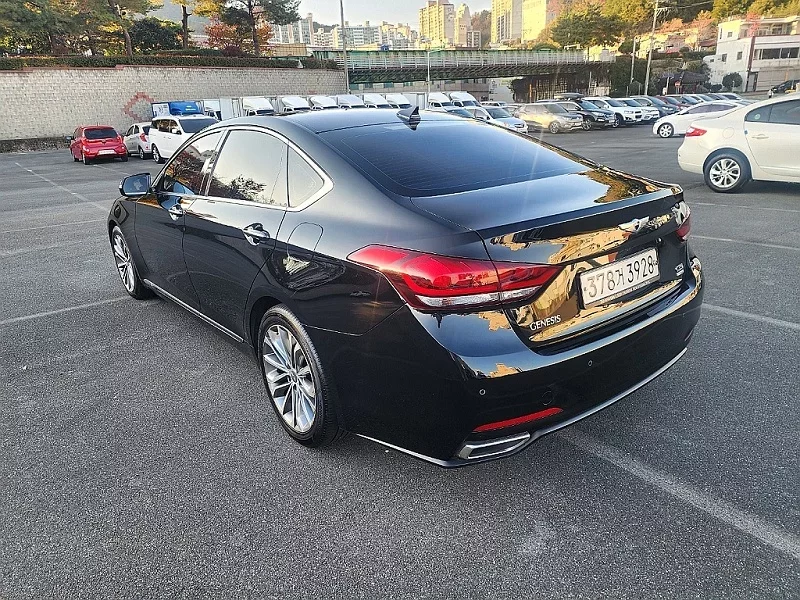 Hyundai Genesis