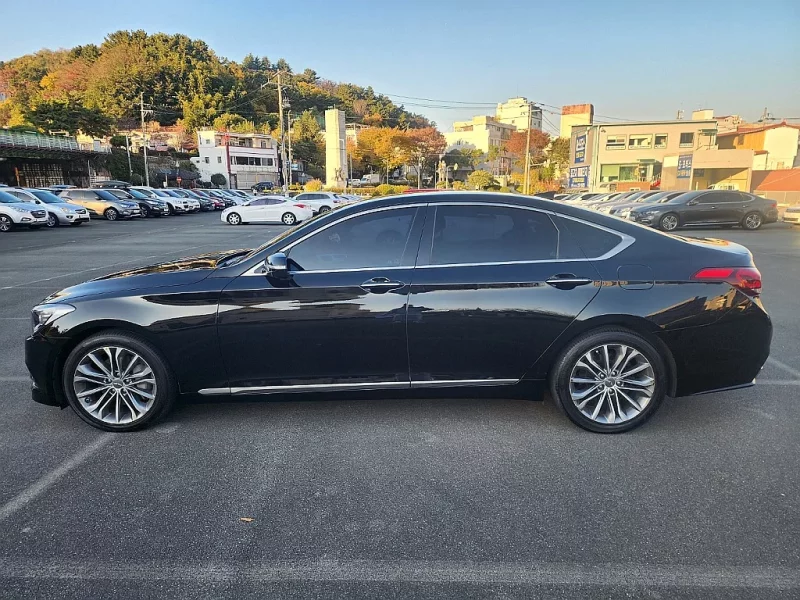 Hyundai Genesis