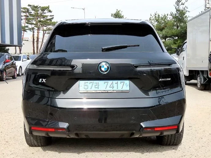 BMW iX