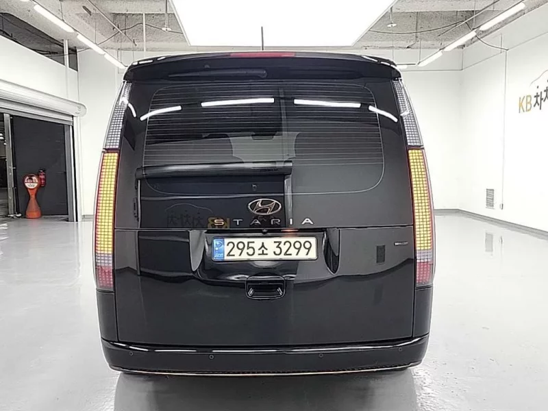 Hyundai Staria