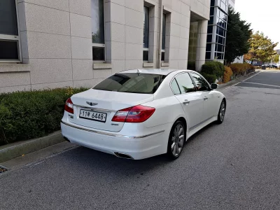 Hyundai Genesis