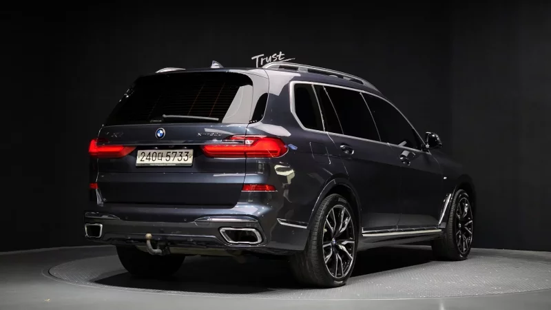 BMW X7