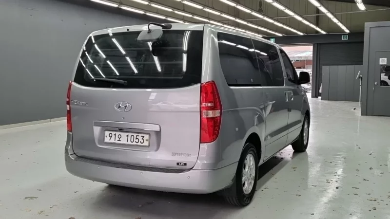 Hyundai Starex