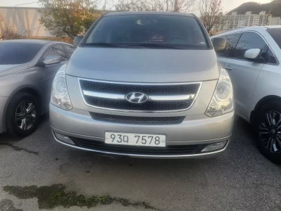 Hyundai Starex