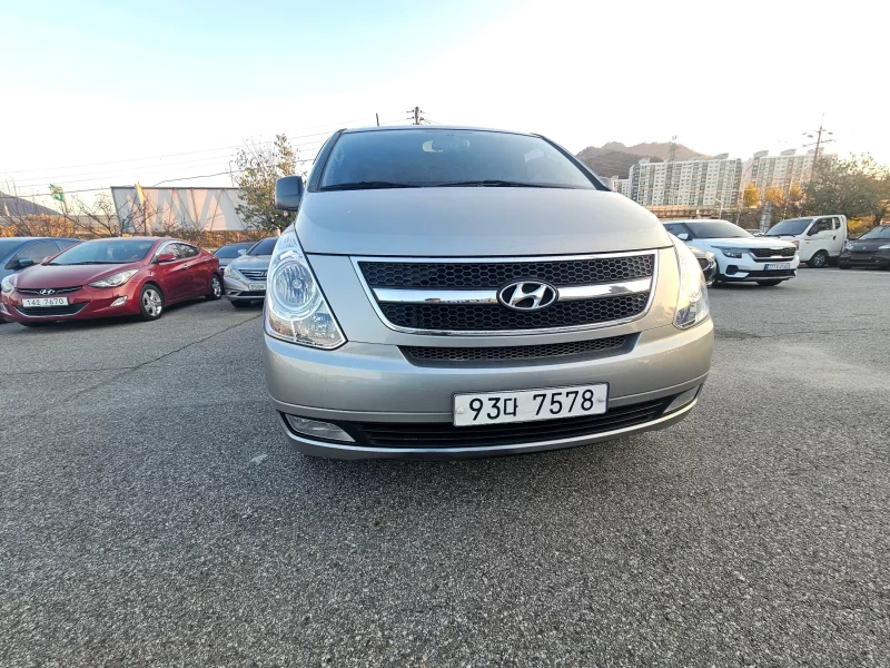 Hyundai Starex