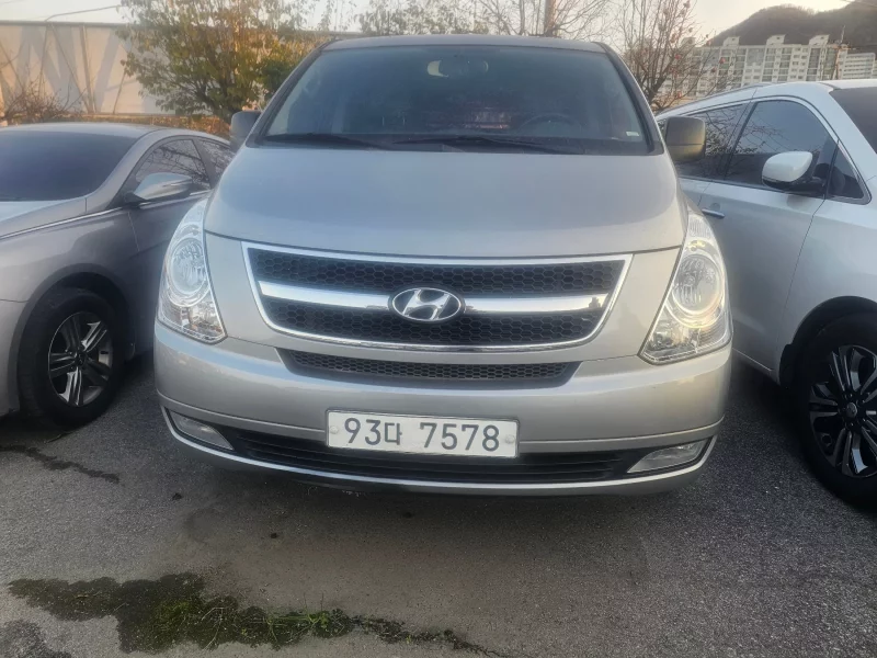 Hyundai Starex