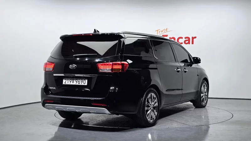 Kia Carnival