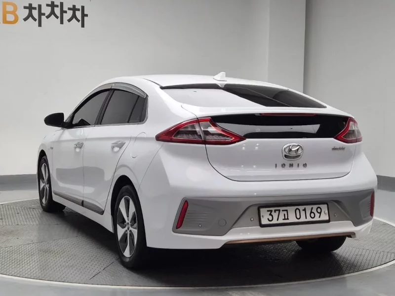 Hyundai Ioniq