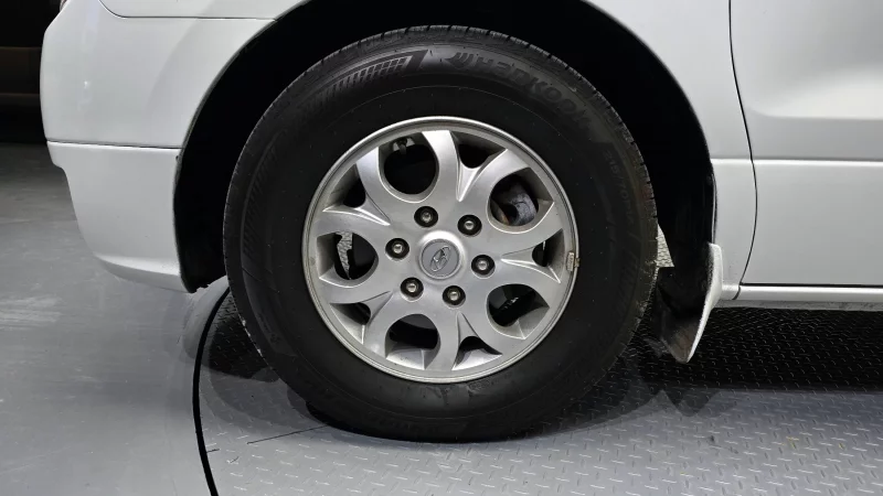 Hyundai Starex