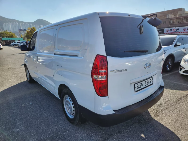 Hyundai Starex
