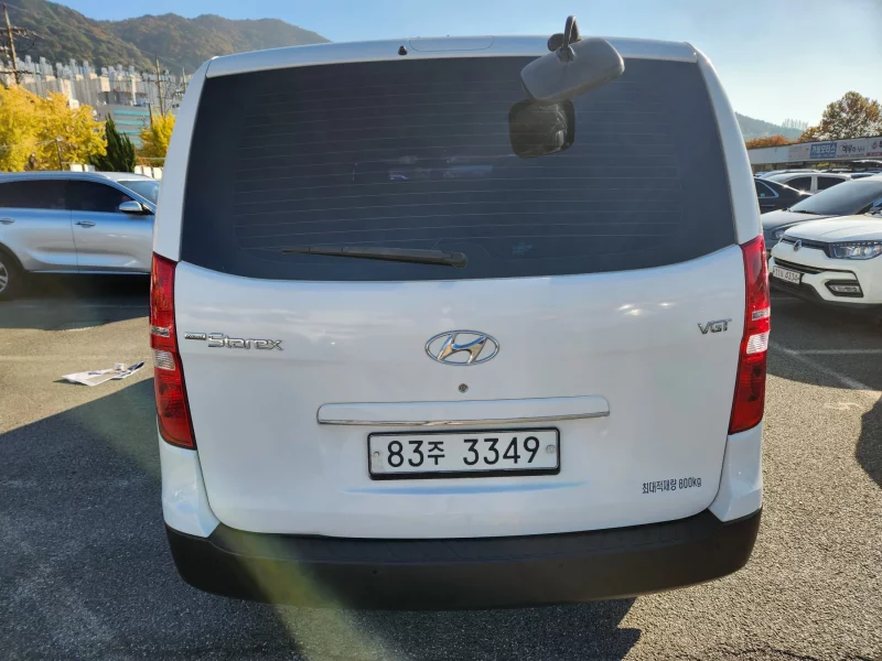Hyundai Starex