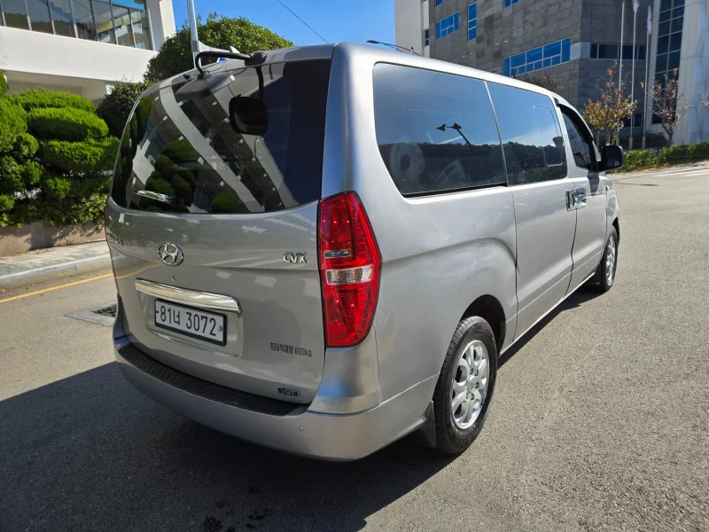 Hyundai Starex