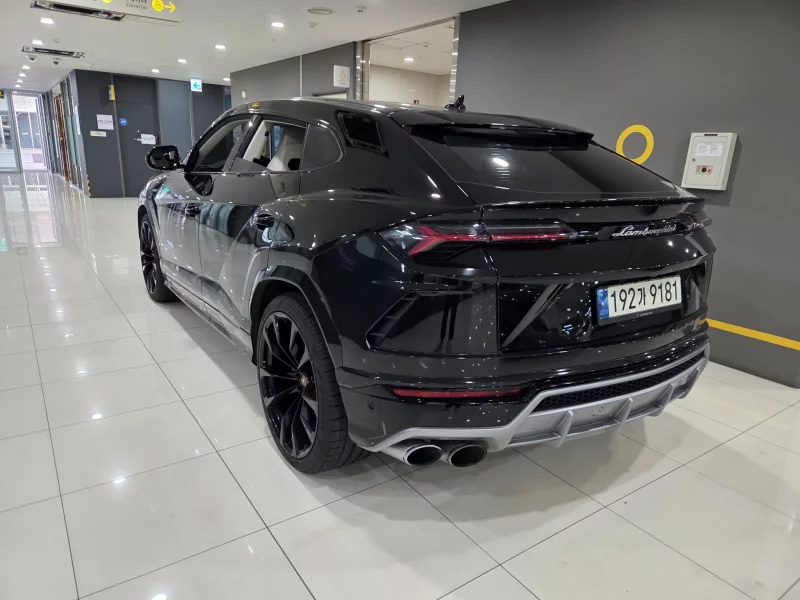 Lamborghini URUS
