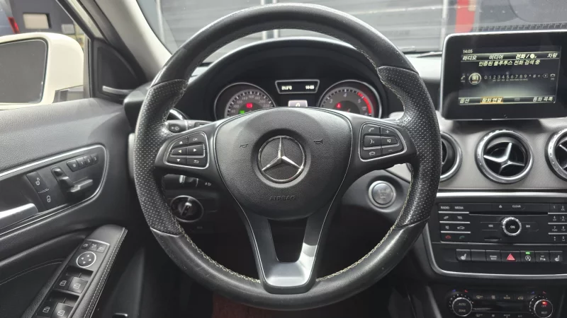 Mercedes-Benz GLA-Class