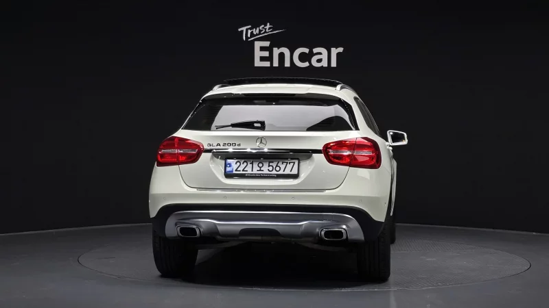 Mercedes-Benz GLA-Class