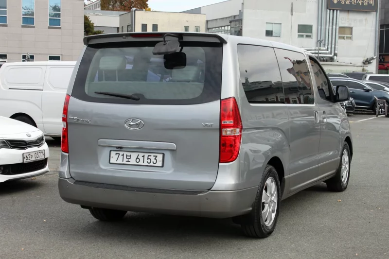 Hyundai Starex