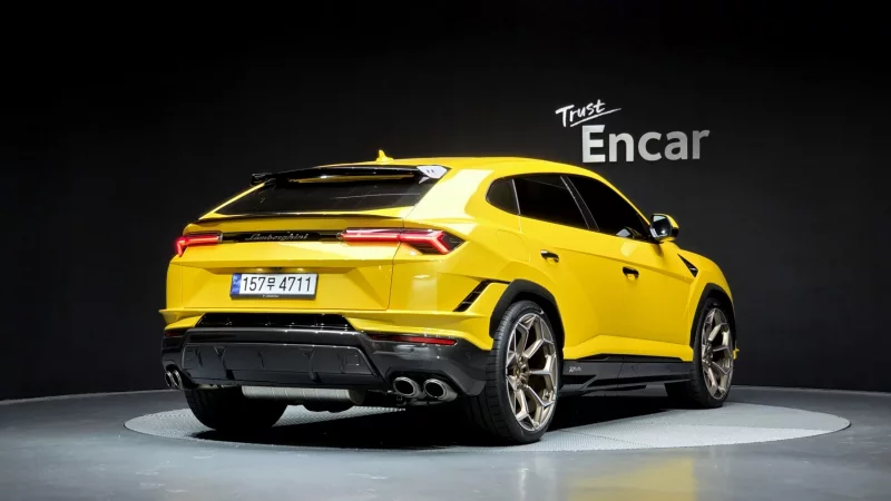 Lamborghini URUS
