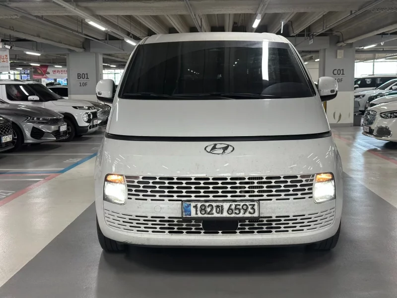 Hyundai Staria
